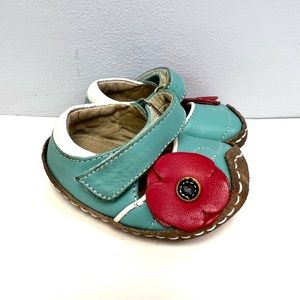 Smaller by‎ See Kai Run-crib/walking shoes-Velcro, Size: 0-6, Pre-Owned